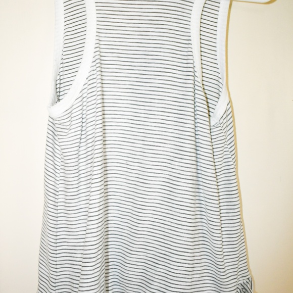 Mystree Ruffled Tank - M - Picture 2 of 2